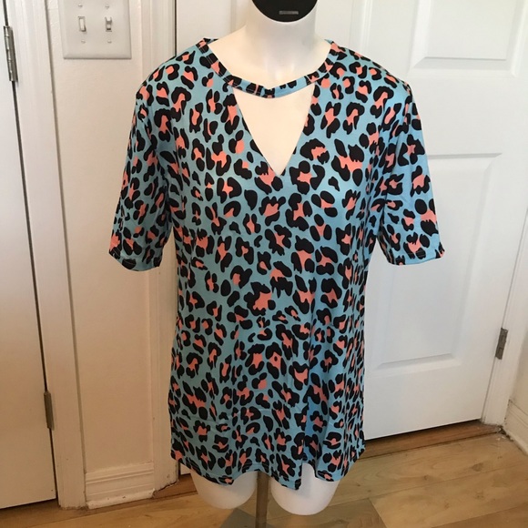 Tops - Picture 1 of 8